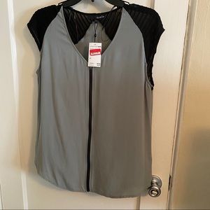 Ro & De zipper blouse NWT